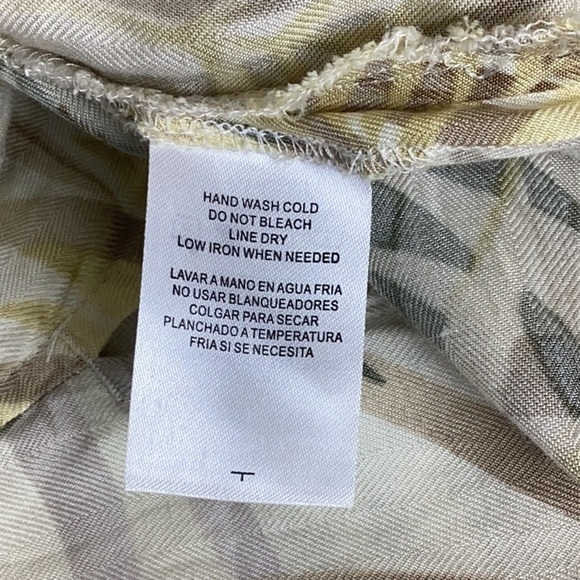 Caribbean Joe Women’s Size 1X Silk Blend Button Down Shirt. - Picture 8 of 8